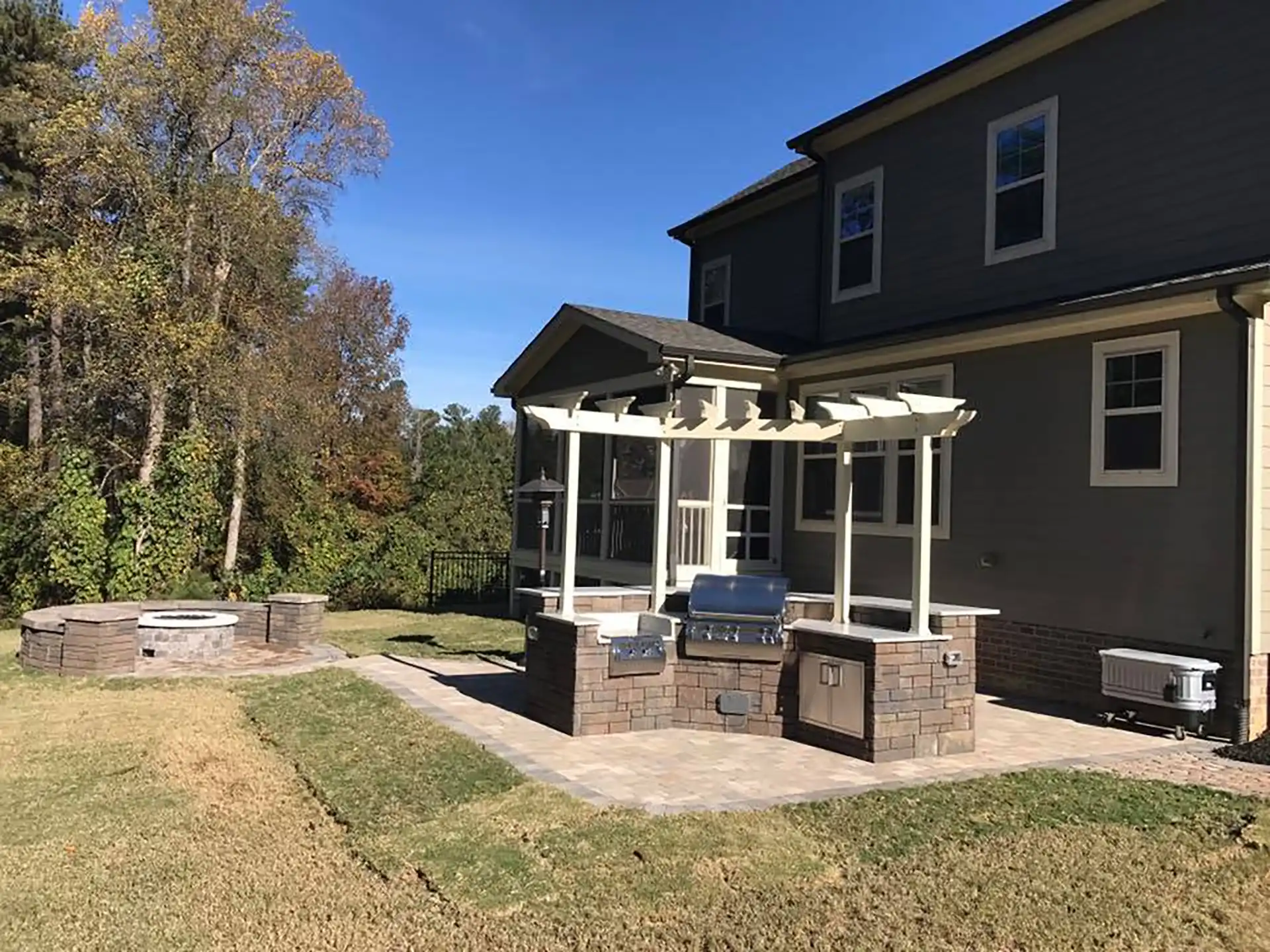 Outdoor kitchen with pergola